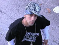 אלון דה לוקו מצולם מלמעלה ברחוב